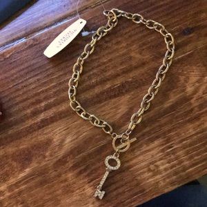 Victoria’s Secret Key Toggle Necklace